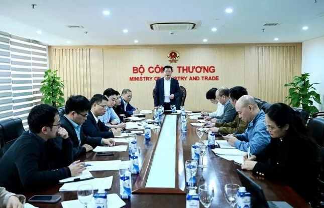 A decree, a statement: Part 1: A draft strategic decree and strategic trust