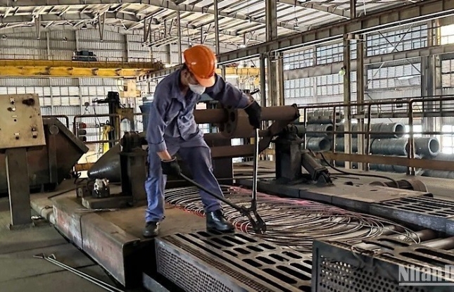 Steel industry seeks solutions amid tariff "shock"