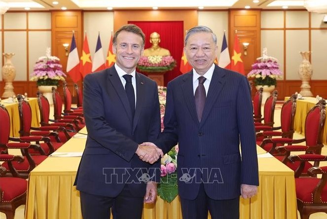vietnam aspires to deepen multifaceted cooperation with france party chief